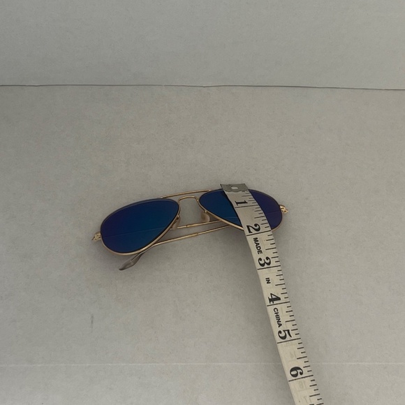 Ray Ban Aviator Sunglasses With Case and Cleaning Cloth. - Picture 6 of 7